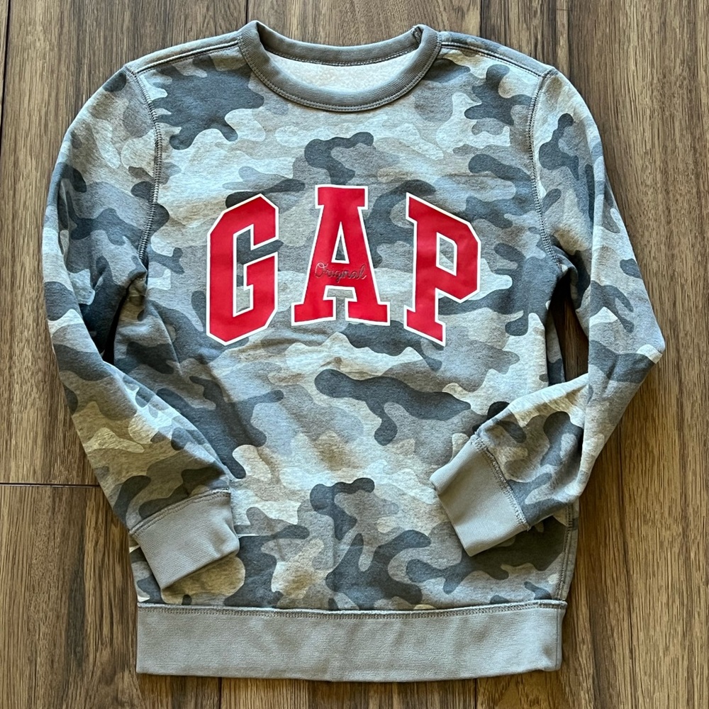 NWOT Boys Gap Camo Sweatshirt - Medium